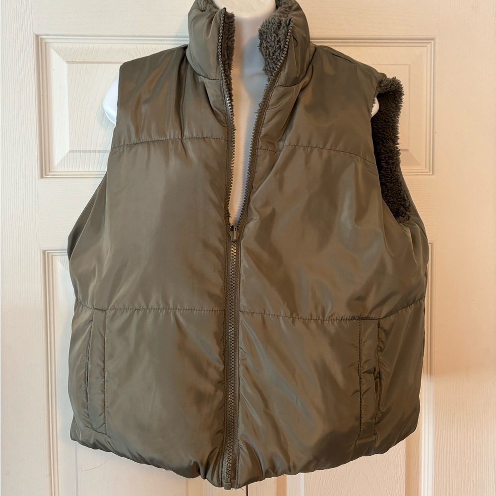 Dip Olive Green cropped Puffer Vest